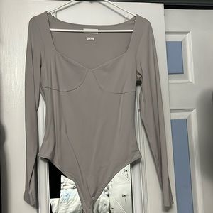 Aritzia Babaton bodysuit